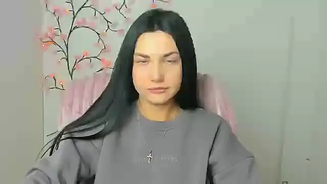 Snapshot of Lune_Moon chatting on February 6, 2026, 6:18 am Lune Moon online show from February 6, 2026, 6:18 am