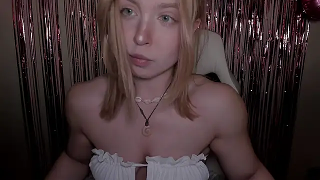 Snapshot of VanillaLivitski chatting on September 8, 2025, 3:55 pm VanillaLivitski online show from September 8, 2025, 3:55 pm