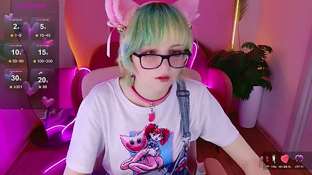 CoralineYoung online show from May 23, 2026, 4:50 am