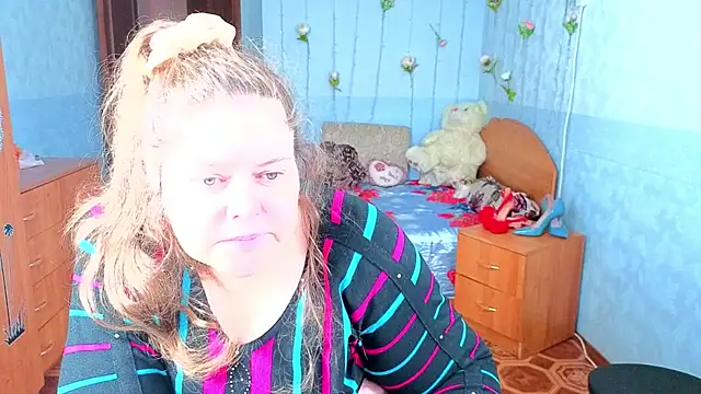 Audrey Aura online show from October 22, 2025, 5:19 am