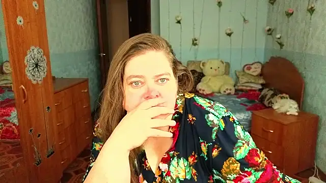 Audrey Aura online show from November 5, 2025, 5:07 am