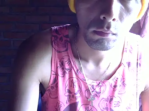 Snapshot of Boycumlatino chatting on January 7, 2026, 2:30 pm Boycumlatino online show from January 7, 2026, 2:30 pm