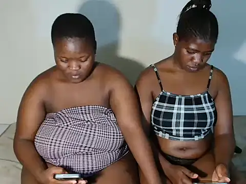 Darkcandyyx online show from October 7, 2025, 7:00 pm