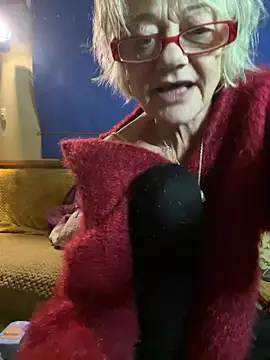 ladyboatlady online show from January 19, 2026, 6:17 am