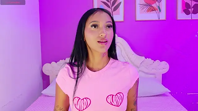 SamantaKane online show from April 24, 2026, 4:04 am