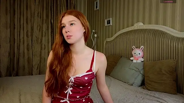 Juuulia  online show from September 27, 2025, 2:44 pm