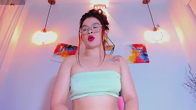 Karlaliones69 online show from December 4, 2025, 12:03 pm