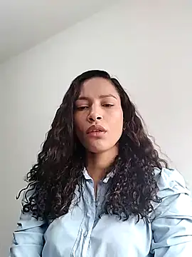 Snapshot of SofiaDelicia chatting on September 13, 2025, 5:13 pm SofiaDelicia online show from September 13, 2025, 5:13 pm