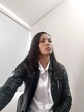 Snapshot of SofiaDelicia chatting on October 19, 2025, 2:07 pm SofiaDelicia online show from October 19, 2025, 2:07 pm