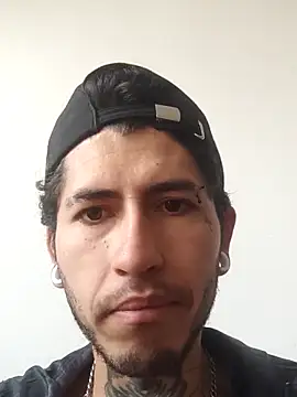 Snapshot of Tattoboy19cm chatting on October 2, 2025, 4:03 pm Tattoboy19cm online show from October 2, 2025, 4:03 pm