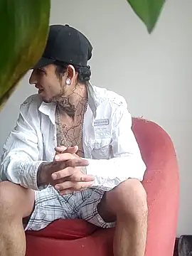 Snapshot of Tattoboy19cm chatting on October 4, 2025, 3:21 pm Tattoboy19cm online show from October 4, 2025, 3:21 pm