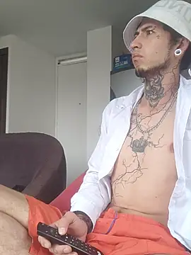 Snapshot of Tattoboy19cm chatting on October 10, 2025, 3:11 pm Tattoboy19cm online show from October 10, 2025, 3:11 pm