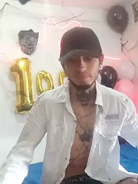 Snapshot of Tattoboy19cm chatting on October 23, 2025, 3:11 pm Tattoboy19cm online show from October 23, 2025, 3:11 pm