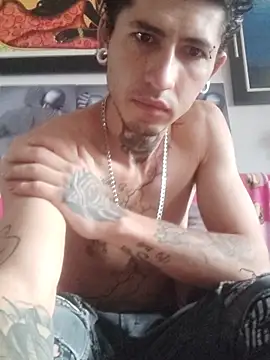 Snapshot of Tattoboy19cm chatting on November 10, 2025, 2:49 pm Tattoboy19cm online show from November 10, 2025, 2:49 pm