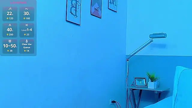 cutepetitee online show from November 20, 2025, 8:08 pm