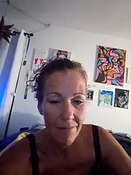 Snapshot of PhynneNicole chatting on November 7, 2025, 3:17 am PhynneNicole online show from November 7, 2025, 3:17 am