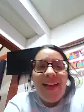 Vanesitacooper online show from October 15, 2025, 9:26 pm