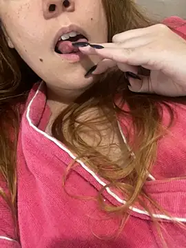 Lazinha18 online show from October 14, 2025, 2:12 am