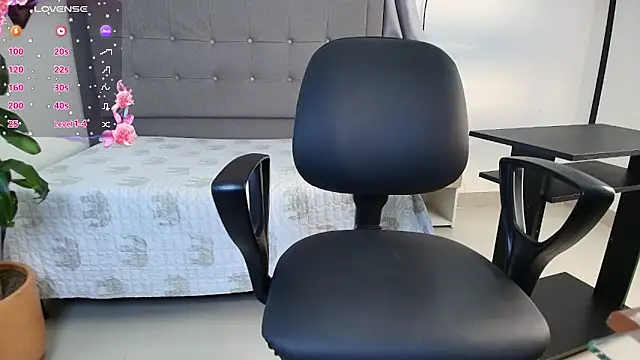 saray reese online show from October 4, 2025, 12:36 pm