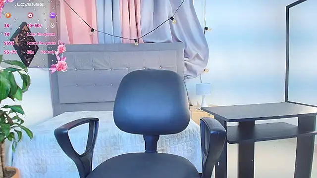 saray reese online show from October 7, 2025, 12:13 pm