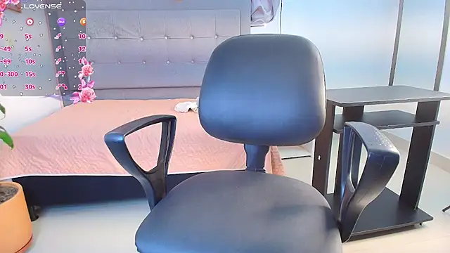 saray reese online show from October 15, 2025, 1:22 pm