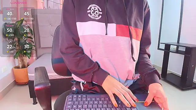 saray reese online show from October 28, 2025, 1:03 pm