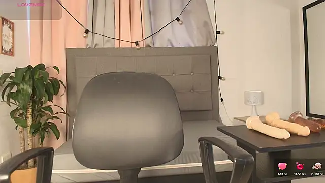 saray reese online show from November 6, 2025, 12:28 pm