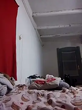 Snapshot of Themaskedgirl21 chatting on December 18, 2025, 5:19 pm Themaskedgirl21 online show from December 18, 2025, 5:19 pm