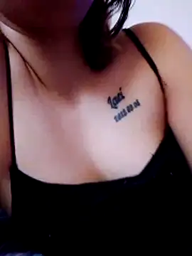 Snapshot of Themaskedgirl21 chatting on February 25, 2026, 1:43 pm Themaskedgirl21 online show from February 25, 2026, 1:43 pm