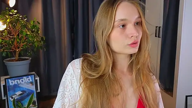 lisa schiele online show from September 24, 2025, 8:23 pm