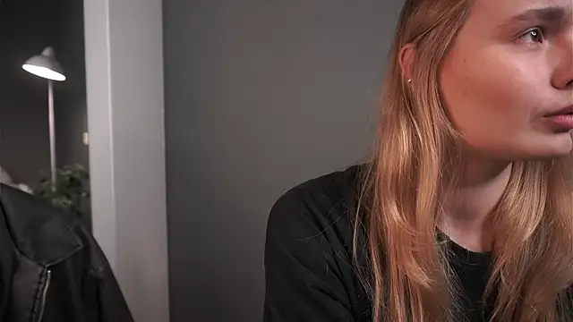 lisa schiele online show from November 28, 2025, 8:00 pm