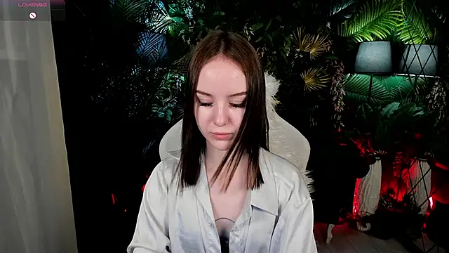 MarySparkle online show from November 18, 2025, 3:45 am