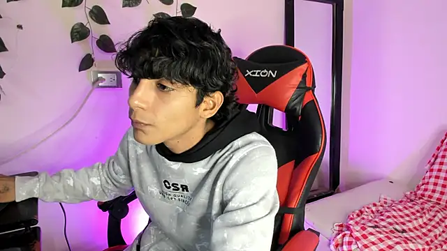 axel rousse2 online show from November 24, 2025, 9:58 pm