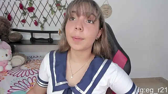 Snapshot of emma_grays2 chatting on October 18, 2025, 3:42 am emma grays2 online show from October 18, 2025, 3:42 am