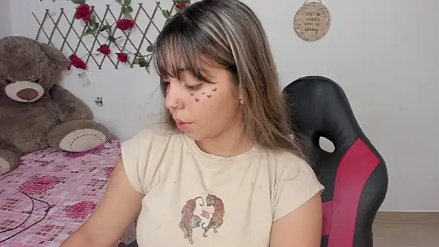 emma grays2 online show from November 20, 2025, 5:40 am