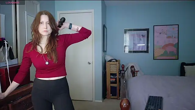 MommyGoddessL online show from May 5, 2026, 2:03 pm
