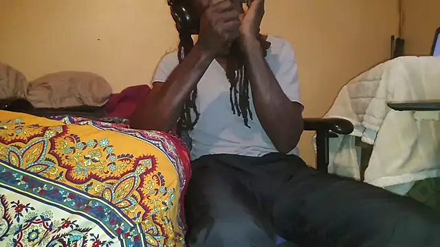 Snapshot of EYEzIAM chatting on October 10, 2025, 12:48 pm EYEzIAM online show from October 10, 2025, 12:48 pm