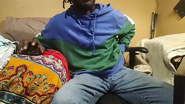 Snapshot of EYEzIAM chatting on October 11, 2025, 9:02 pm EYEzIAM online show from October 11, 2025, 9:02 pm