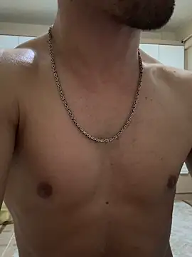 LUKADDES online show from April 12, 2026, 9:31 pm