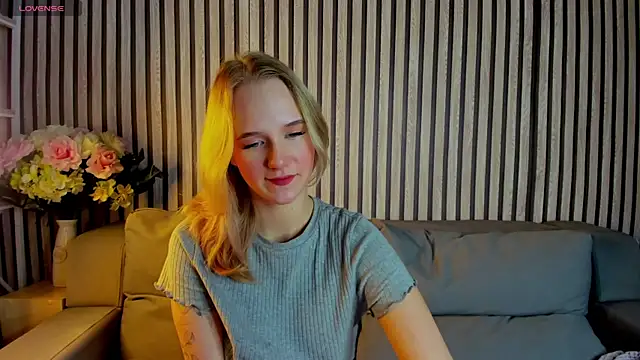 Casey Sweeet online show from October 19, 2025, 4:07 pm