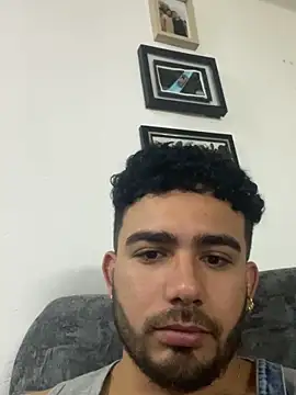 adamhairy online show from November 6, 2025, 12:44 am