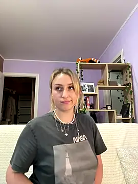 KassandraTress online show from October 27, 2025, 1:04 pm