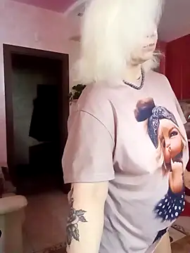 SquirtMilf00 online show from October 20, 2025, 1:39 am