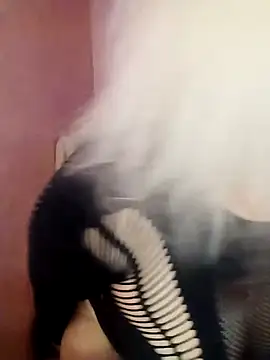 SquirtMilf00 online show from April 1, 2026, 3:40 am