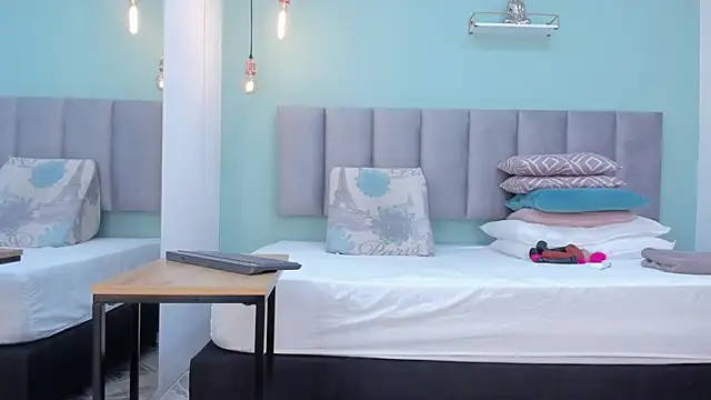 Snapshot of genesis4u chatting on October 18, 2025, 12:28 pm genesis4u online show from October 18, 2025, 12:28 pm