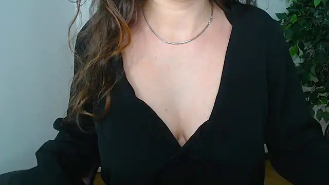 Snapshot of Erika_bestboobs chatting on September 19, 2025, 6:19 pm Erika bestboobs online show from September 19, 2025, 6:19 pm