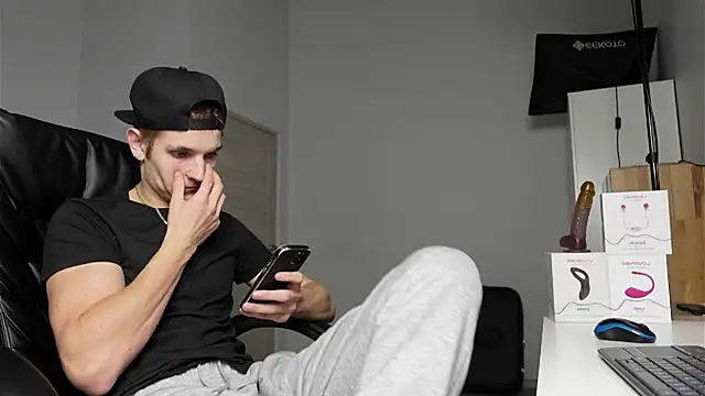 Mark Karson online show from September 29, 2025, 7:40 pm