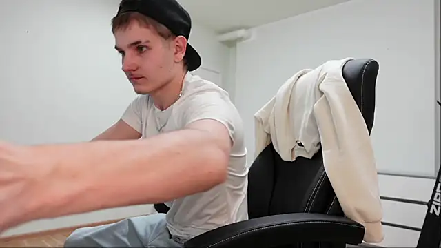 Mark Karson online show from October 31, 2025, 5:36 pm