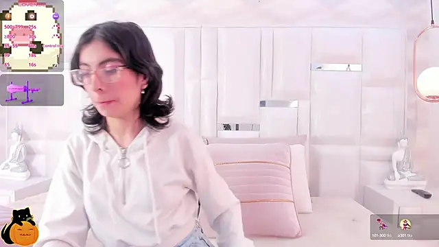 Im Molly Angel online show from October 6, 2025, 8:17 pm