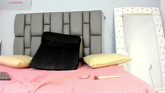  jasmine blush online show from September 28, 2025, 12:32 pm